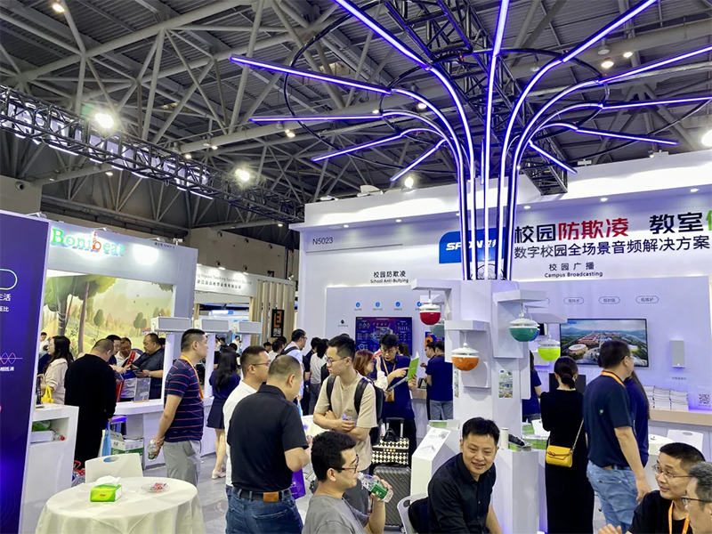 精彩看点！星空网页版登录入口
多项新品首次亮相，火爆围观